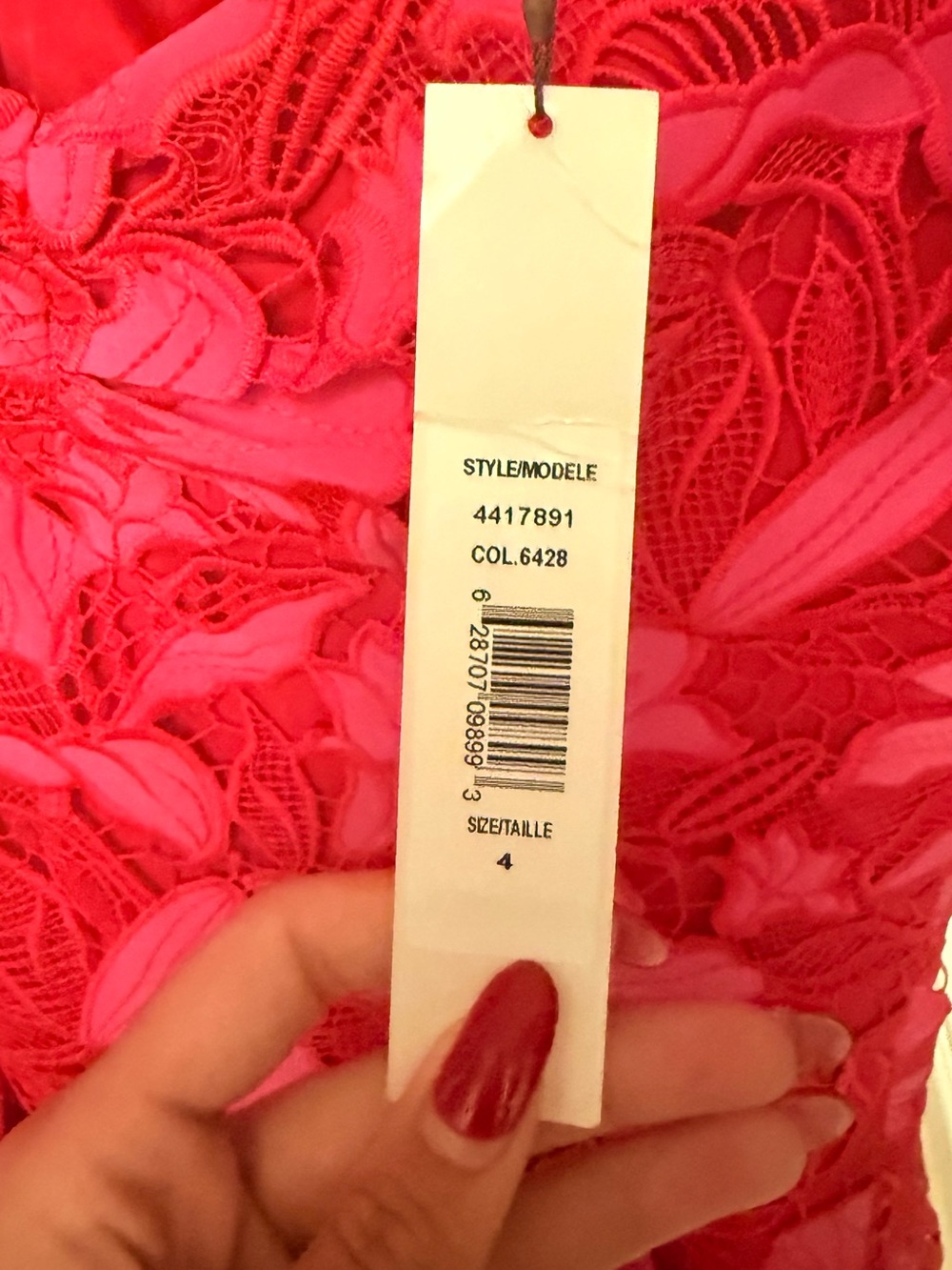 REVOLVEElegant Red Floral Lace Women's Dress - Picture 4 of 5